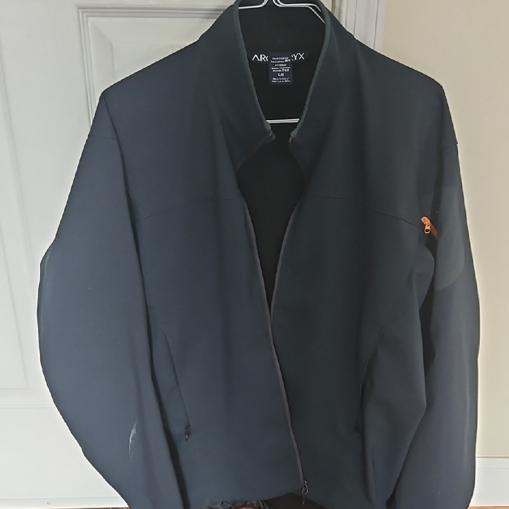Arc'teryx Men's Dark Green Performance Jacket